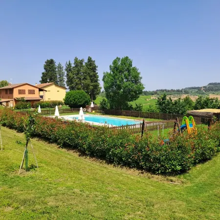 Apartment in farmhouse with swimming pool