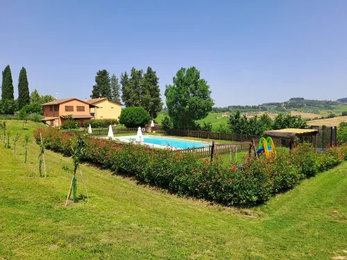 Apartment in farmhouse with swimming pool