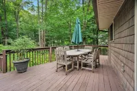 2 Min Walk to Lake w/HotTub, Private Sauna, AC, Pets OK! Near Hikes & Waterparks