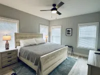 Beautiful home on the river, mins to the Gulf; fire-pit, bar, view