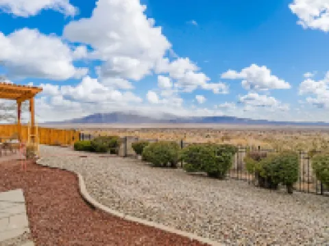 Relaxing, comfortable home for entertaining or enjoying the view Hotels in Rio Rancho