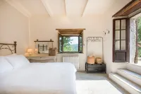 Escape to our Rustic Italian villa in the hills of Tuscany