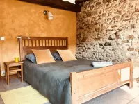 French Holiday rental in the Périgord. XVIII th Century stone farmhouse.