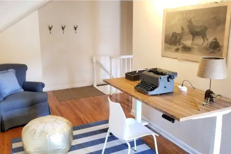 Rare 8BR Duplex near Presque Isle! Wifi & walkable