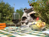 Villa in the green with private pool, garden, wi-fi for families and groups Hotels in Gallicano