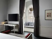 Adahan DeCamondo Pera, Autograph Collection Hotels near Tunnel Square