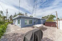 NEW REMODEL Steps from private beach access! 4 BR Family Friendly CLEAN