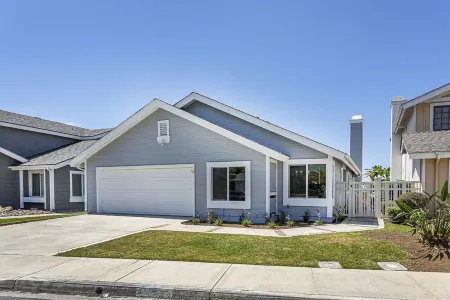 Open Nov 2 to 5! Ocean View! Pool Spa, Pets OK, Gated Beach Area Home! Отели рядом с достопримечательностью «Флауэр Филдс»