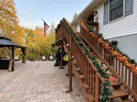 Hottub, Sauna, Deck, Backyard, Hi-Speed Internet