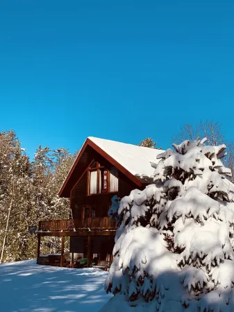Warm Secluded Adirondack Chalet with Game Room and Bar/Lounge