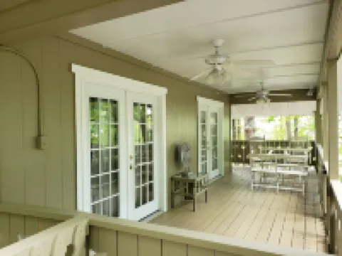 Lucerne Chalet - Treetop Mountain Views in Downtown Asheville -FP, Dog Friendly!