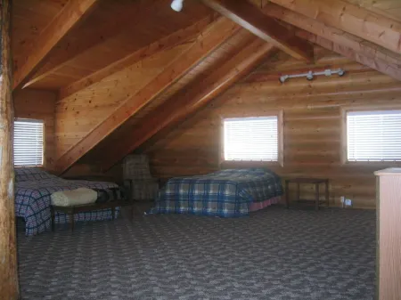 Sleeps 26! 7 Queen, 6 Full bunk-beds, 3 br and loft (rates based on occupancy)