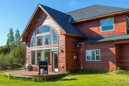 Enjoy The Views Of The Spit, Kachemak Bay And The Glaciers.