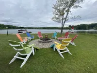 5-Star Lakeside Luxury & Comfort!