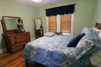 Sterle Historical Home in Downtown Temple - 3 Bedroom Apartment Hotels near Calvary Baptist Church
