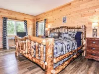 Luxury Eagle River Chain Home- Trail access, Free Firewood, & High Speed WIFI! Hotels in Washington