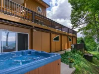 April Special ~ Mtn Views, Hot Tub+Fire Pit, WiFi, Gas Log Fireplace, Grill! Hotels in Mitchell County
