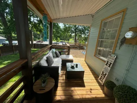 Relaxing Three Bedroom Getaway  in Boonville