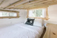 Modern Urban Tiny House w/ 2BR near Airport and Transportation-Private Setting - WiFi