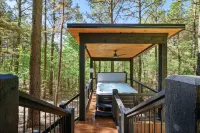 Luxury Cabin, 2 BR 2.5 Bath, Sleeps 9 max, 2 Pets Max with Pet Fee Hoteles en Condado de McCurtain