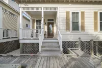 Sale! 5Star Reviews Luxury2 Bedroom House Pool, Steps from Ocean/Beach, Sleeps 4