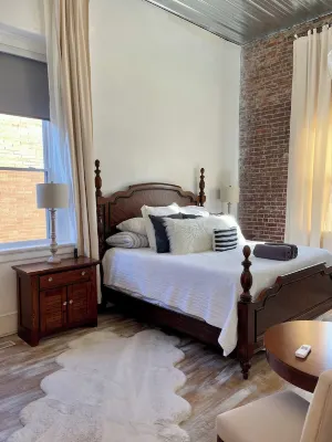 Luxury Awaits! 9,000 SF Mansion with 14 Bedrooms 5 Baths Theater Room Seats 20!