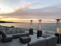 Traverse City West Bay Direct Waterfront - Homestays
