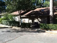 Family-Friendly Condo Near The Front Gate Of HSV, Newly Updated