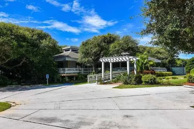 <:>< Deals Seawoods No Drive Beach, H. Pool, Ground Floor, Walking Trails ,Pets