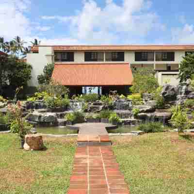 Grand Beach Hotel Exterior