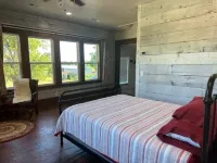 Enjoy a Relaxing Retreat to The Farmhouse in the East Texas Countryside!