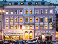 Hotel Flora Hotels near Stadsmuseum