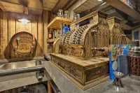 Cozy Custer Cottage: Family-Friendly, SD Charm, Bar, Deck & Walk to Dining