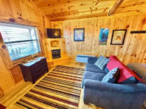 Sylamore Depot Cabin # 302 山景城酒店