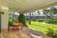 Groundfloor Family Villa for 8 • 3BR Steps to Beach • Pool, Tub & Private Lanai