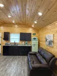Cabin Unit 2 of 6 with 1 bedroom and WiFi, AC in serene Paige