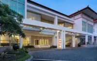 Harris Hotel and Conventions Denpasar Bali Hotels in Bali