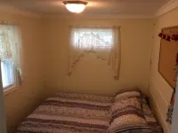 Cozy little cottage on beautiful Pine Lake Hotels in Barry County