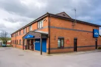 Metro Inns Huddersfield Hotels near Halifax Road Yew Park