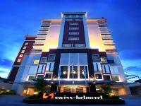 Swiss-Belhotel Ambon - bar