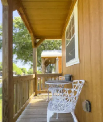 Country Escape - Live to be Wild