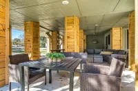 Modern Lake House 2 Units, Pool, Lake 3Min, Pets