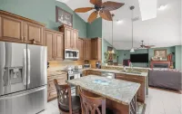 “La Casa Bella” - Your Home away from Home!PERFECT FOR SNOWBIRDS AND FAMILIES