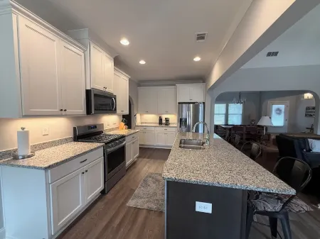 Brand New! Charming 3-bedroom Gameday House in Auburn!! Отели рядом с достопримечательностью «Парк штата Чевакла»