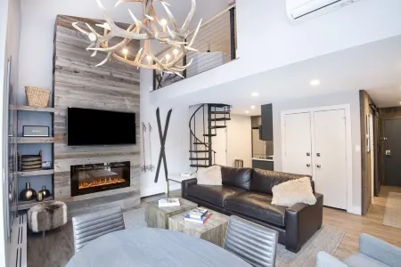 Heart of Vail Unit13 with AC- NEW LOWER PRICE, HEART OF VAIL. WALK TO GONDOLA,