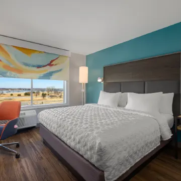 Tru by Hilton Oshkosh