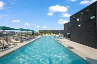 Global Luxury Suites at Capitol Hill - Rooftop Pools