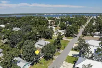 Bay La Launch: Two Bed / One Bath House