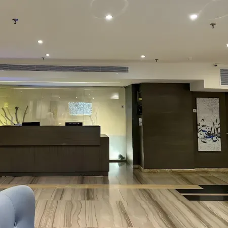 Loren Suites Corniche