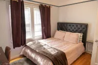 Bright Comfortable Home in Van Nuys Leyna's Nails 주변 호텔